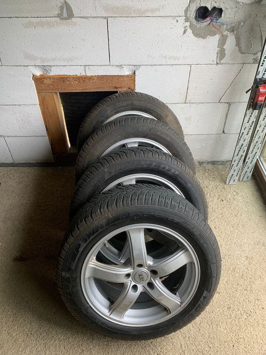 Jante cu anvelope de iarna 215/60 R17 din aliaj