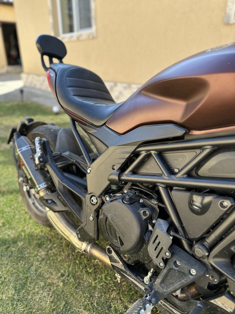Motocicleta Benelli 502C Cruiser 2022