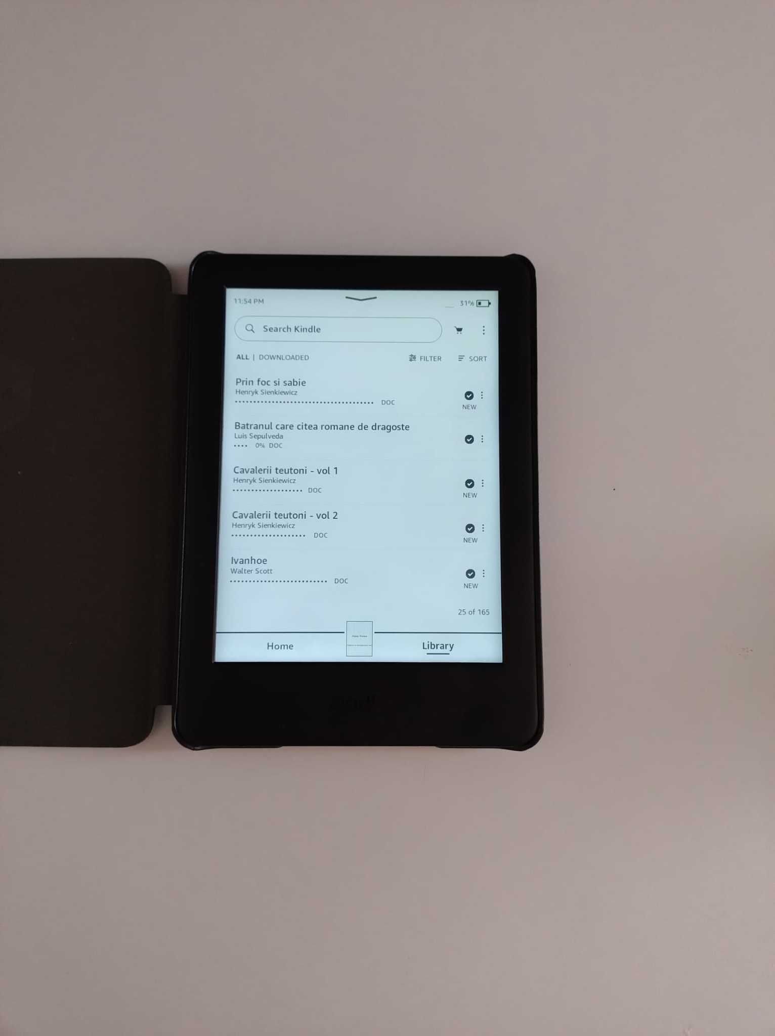 Vand Kindle 2019, WiFi, 8 GB, 167 ppi, Negru+ husa neagra