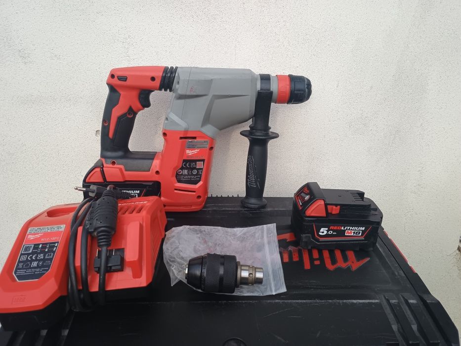 Rotopercutor milwaukee blhx impecabil.2 baterii,încărcător,cutie