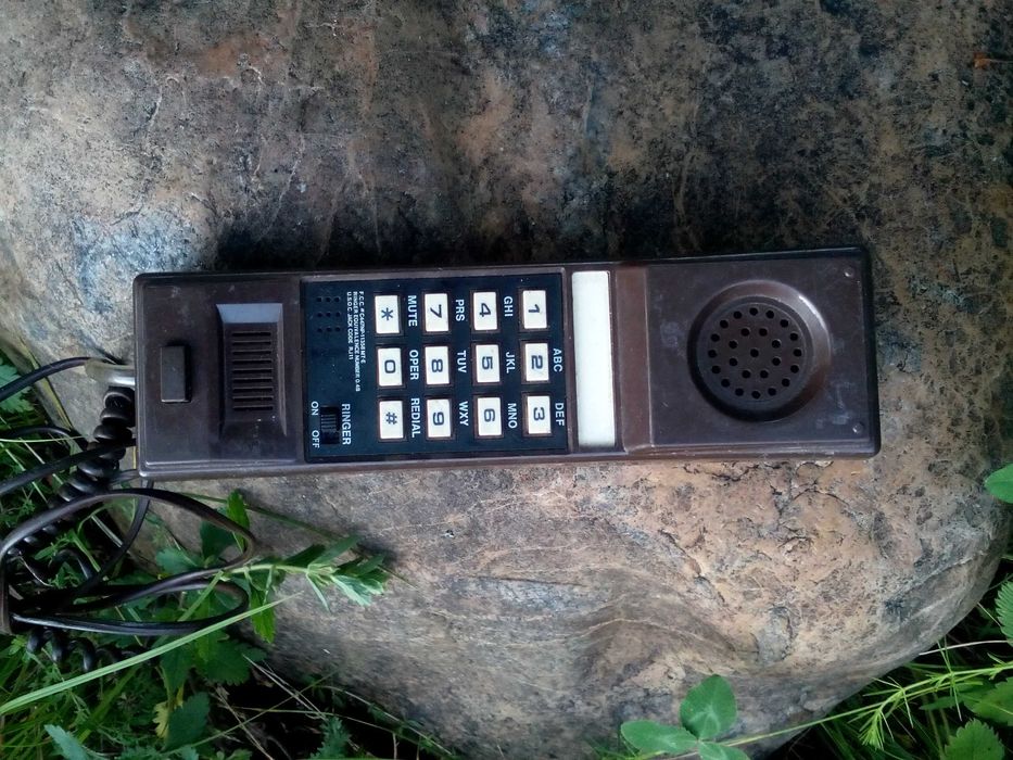 Продавам ретро телефони