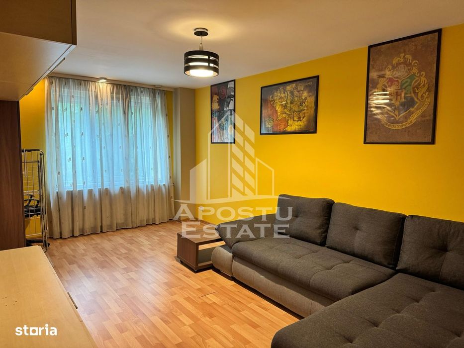 Apartament cu 3 camere si 2 bai, zona Circumvalatiunii, Decomandat