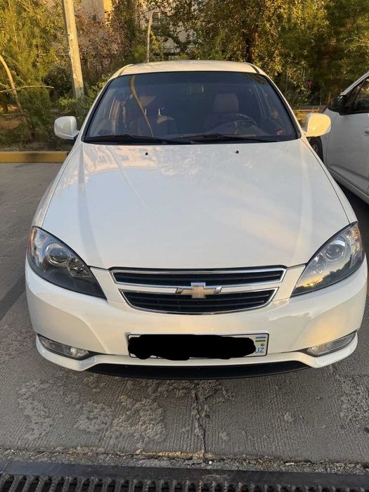 ПРОДАЕТСЯ Lacetti 1.8