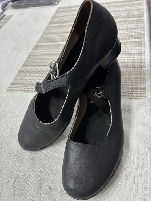 Дамски скарпини за народни танци