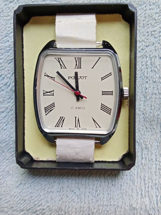 Продаю часы новые