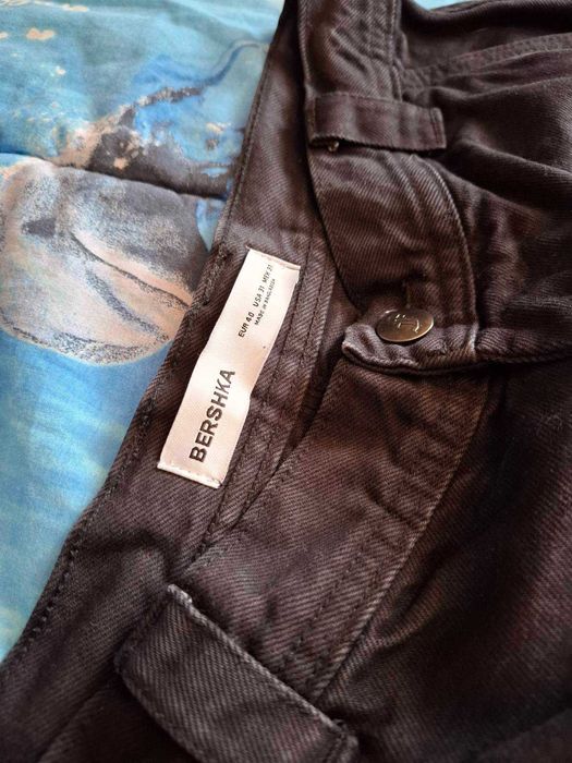Карго черен панталон от Bershka