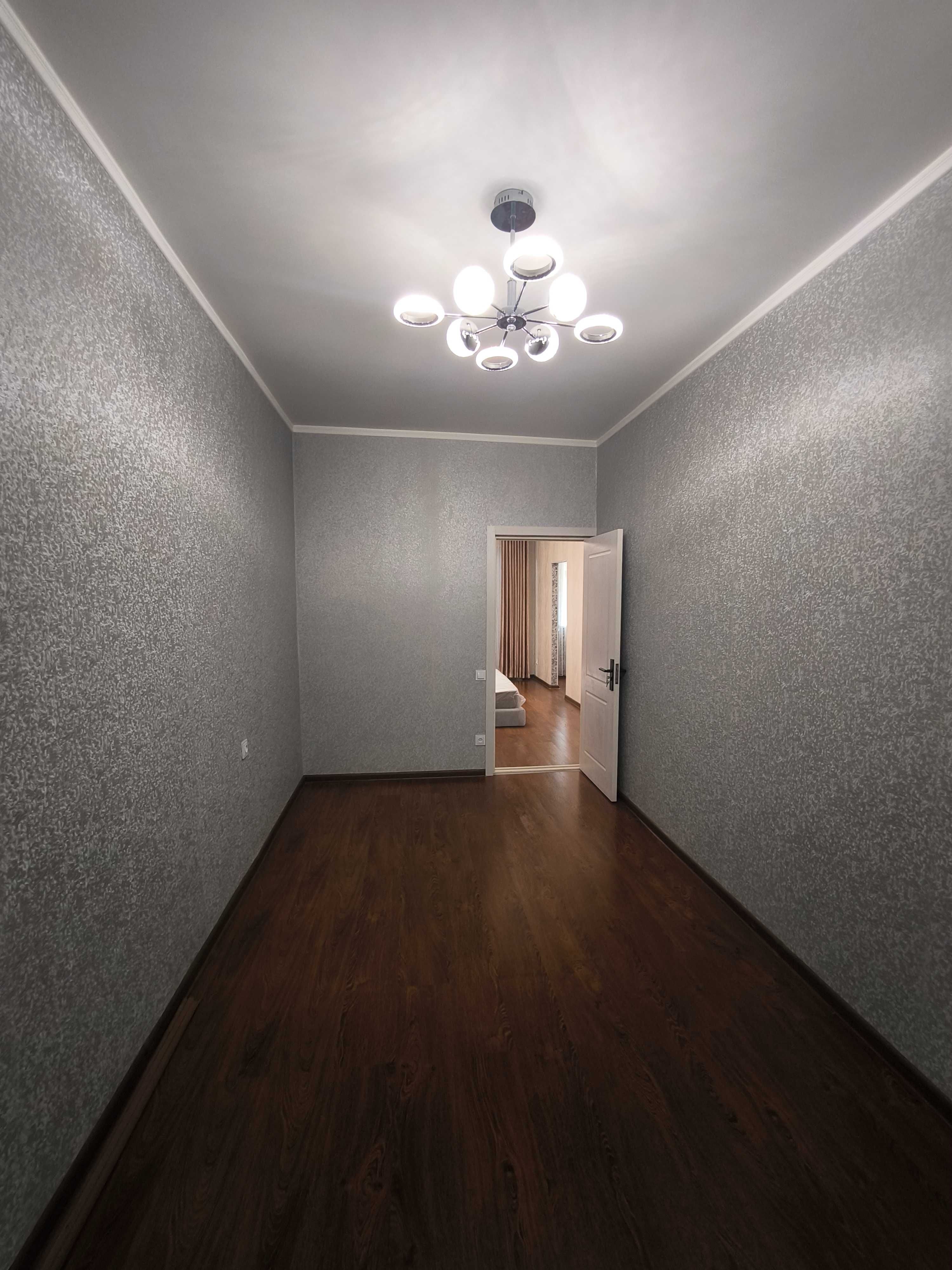 Чиланзар рядом с метро 2х комнатная квартира 47м² с ремонтом
