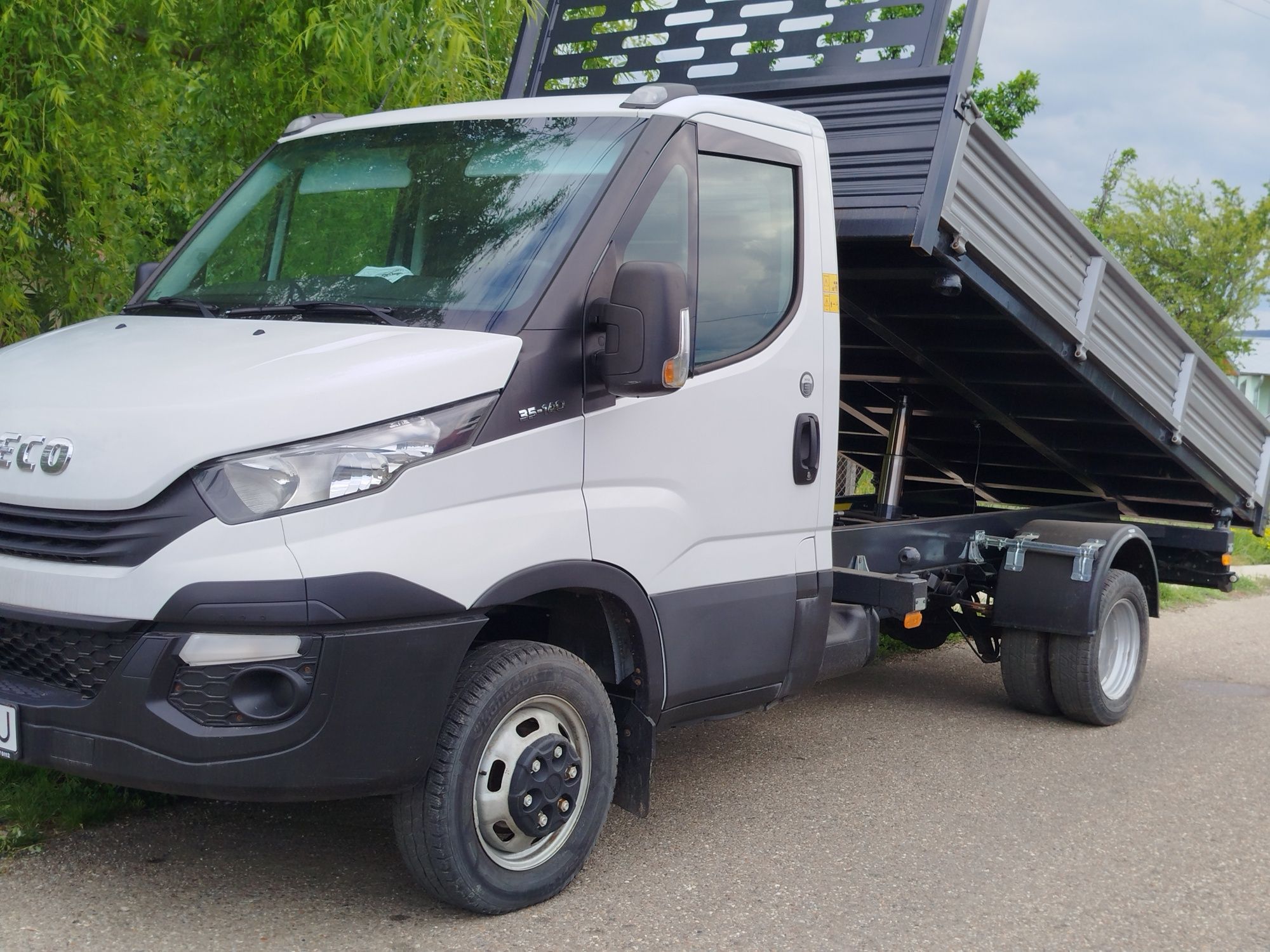 Iveco daily basculabil pe cutie