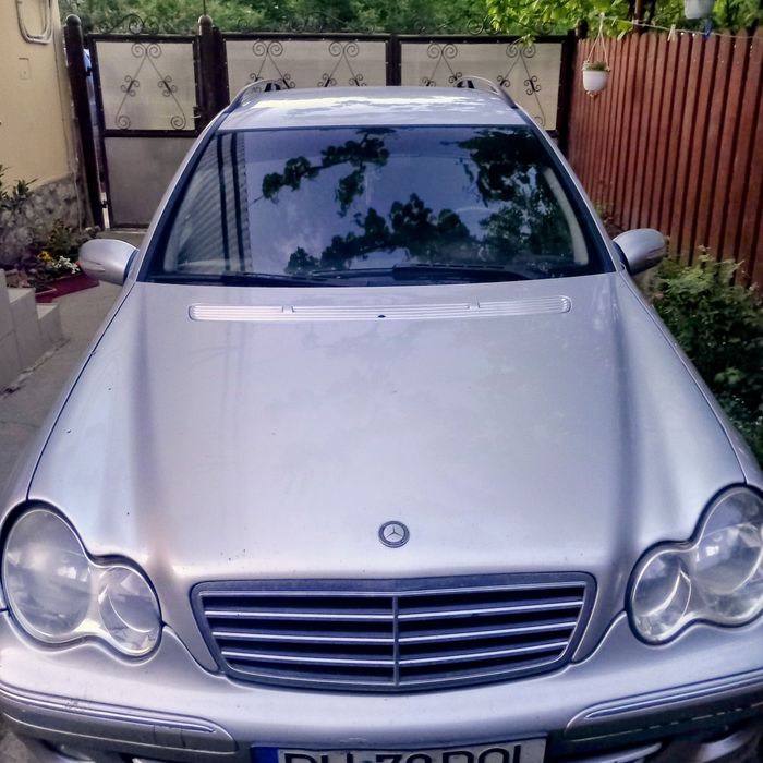 Vând Mercedes C220 CDI