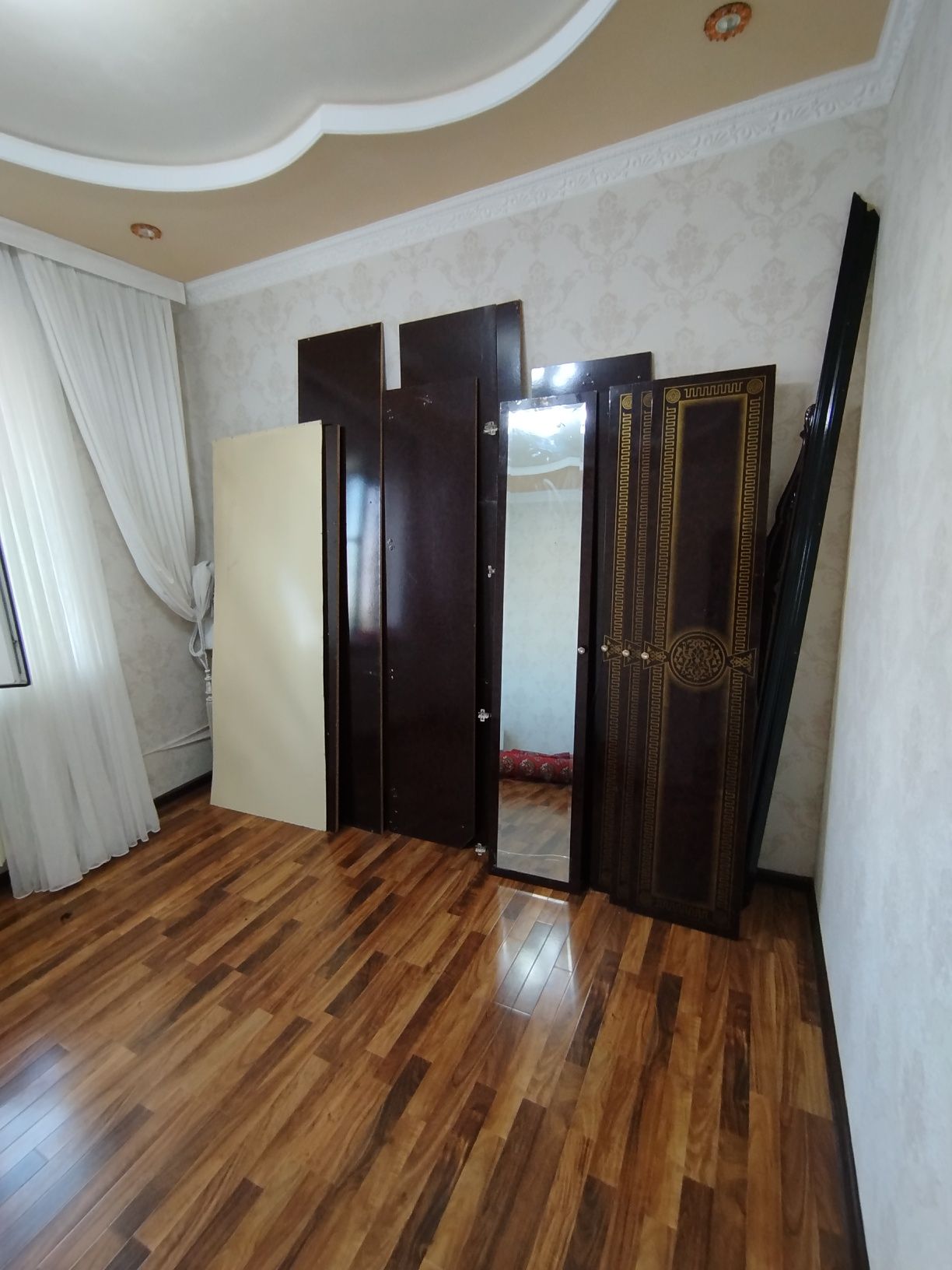 Mebel shkaf в хорошем состоянии, ҳолати яхши арзон нархга бераман