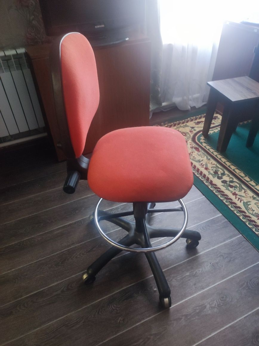 Продам стулья кресло