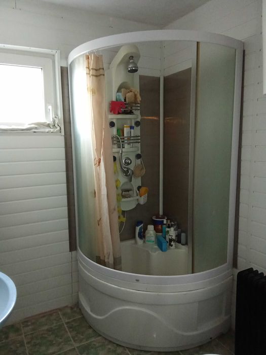 Cabină de duș cu cădiță