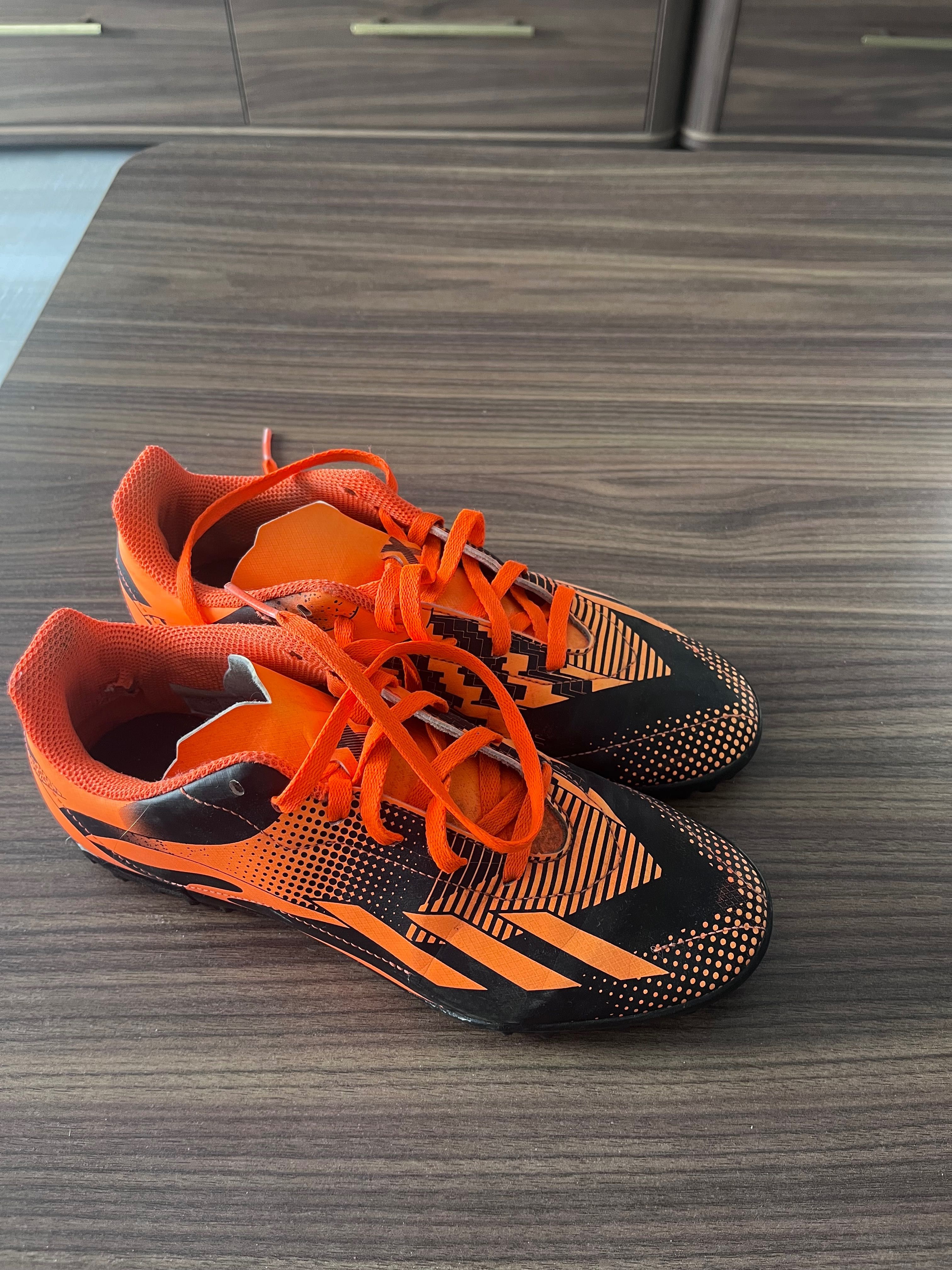 Футболни стоножки Adidas