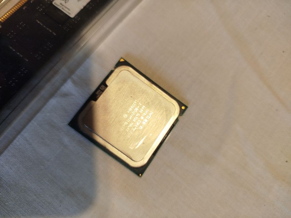 Procesor Intel Core2Duo 6600 și 6Gb RAM DDR3