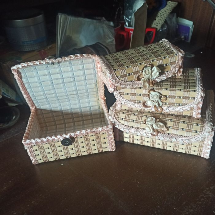 Два набора  шкатулок, разные