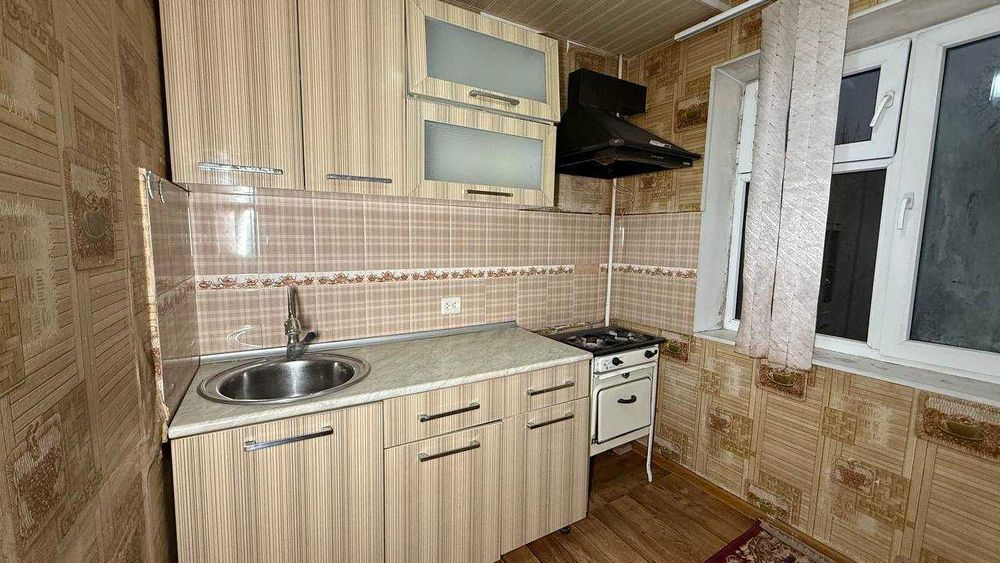 Фрунзиский Часпик 3 қаватда 3 хонали квартира сотилади. D: 1540