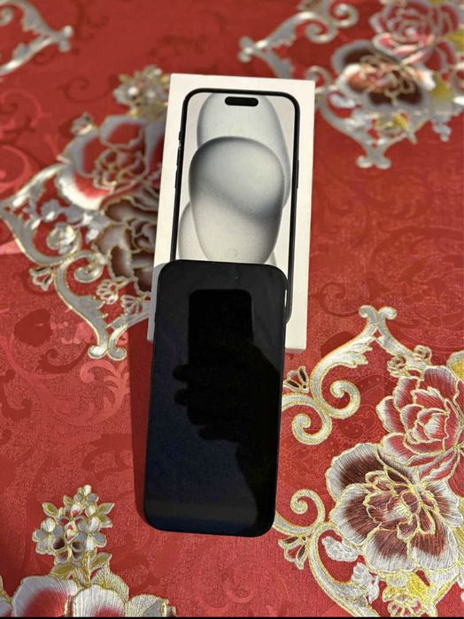 Vand sau schimb iphone 15 100% baterie Black 128GB