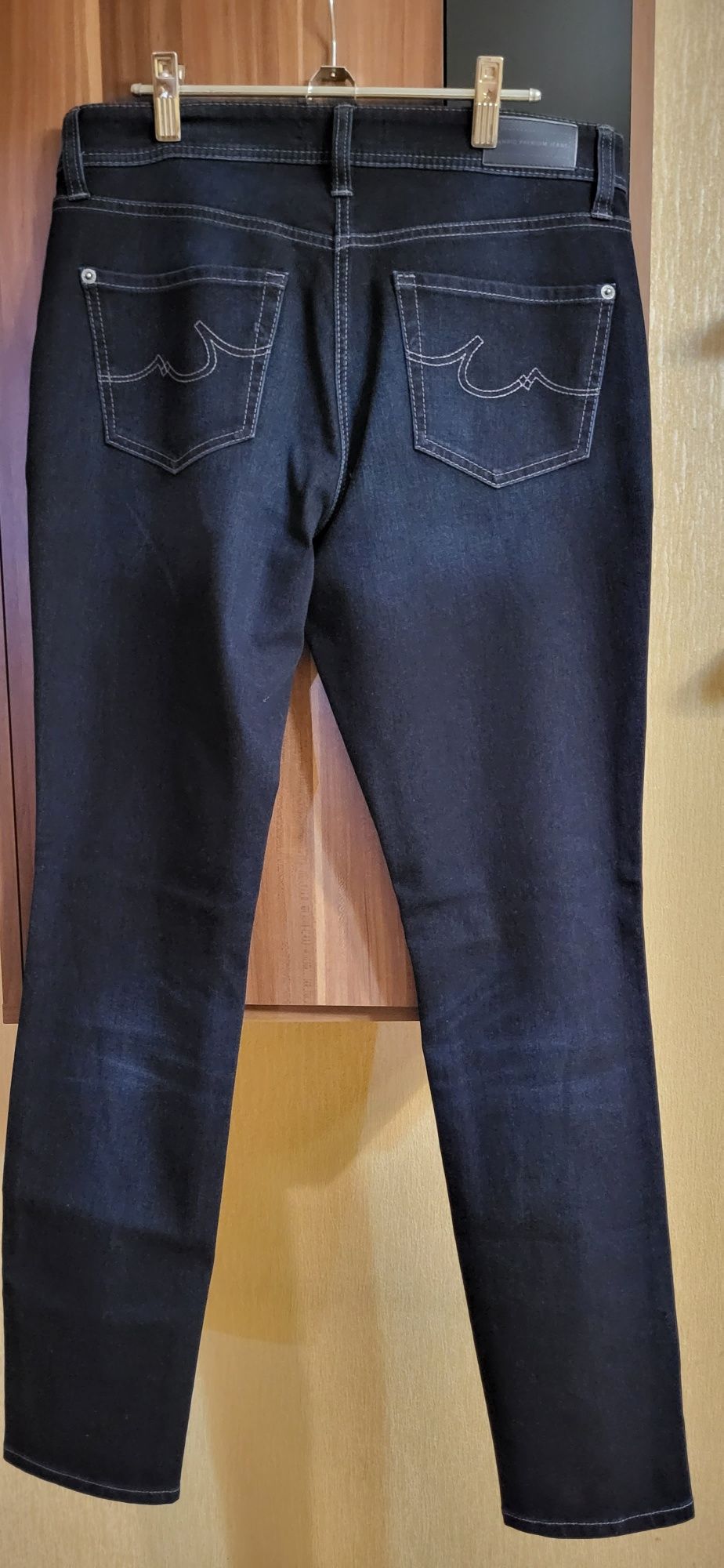 Продам Джинсы женские Cambio Jeans
