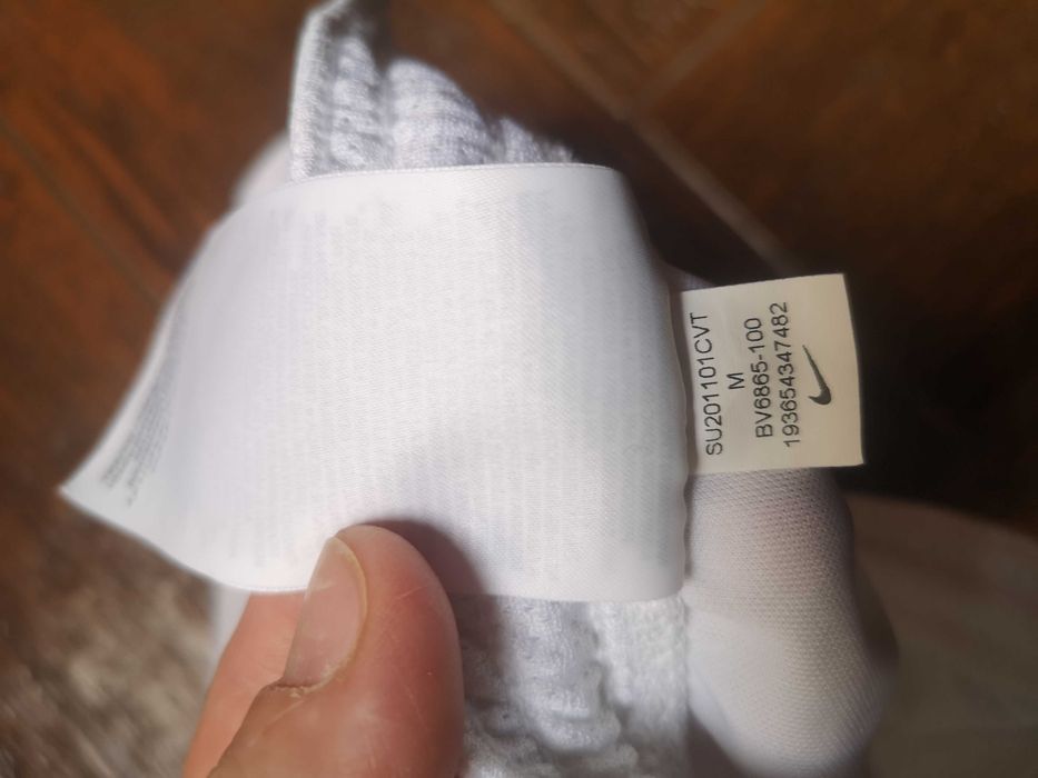 Pantaloni Nike. Livrarea gratuita