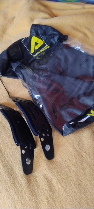 Ризница наколенки Ацербис