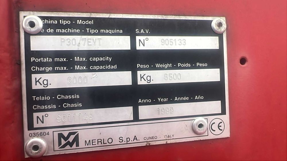 Телескопичен товарач Merlo P30.7 – повдига 3 т, 7,5м
