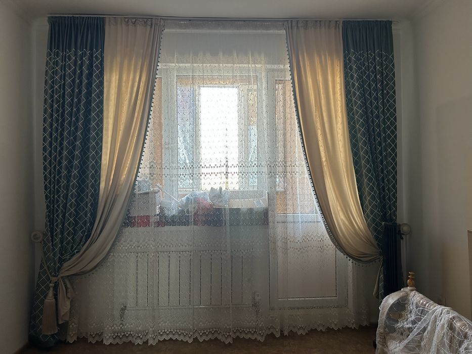 Продам шторы в хорошем состоянии и в отличном качестве,чистые,аккуратн