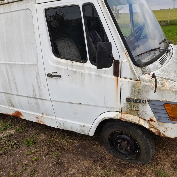 Мерцедес 207 D На части Mercedes