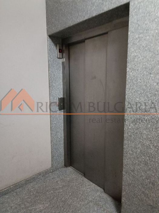 Продава се Двустаен апартамент в Варна, Център - 59 кв.м за 2967 €/кв.м - Снимка #8