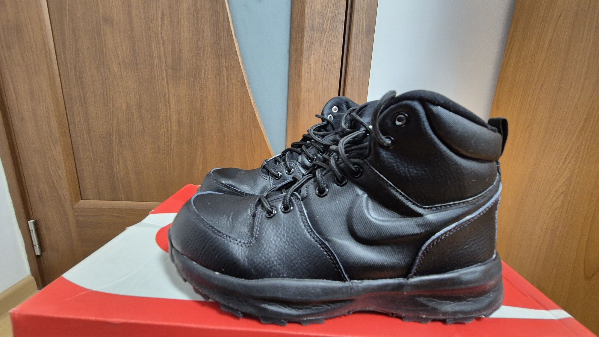 Ghete adolescenți, Nike, negre