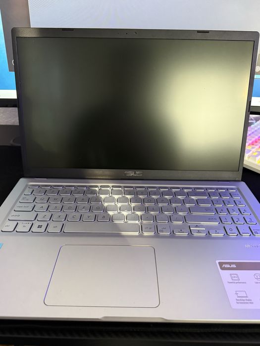 Продавам Лаптоп Asus A516KA като нов!