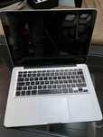 Macbook Pro A1278 13 inch, i5 2,3 GHz, Stocare 750 GB, RAM 8 GB