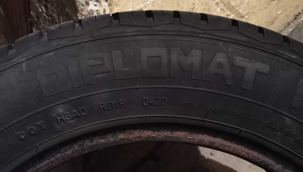 Продавам 2 броя летни гуми 185.65.15 на 1 сезон дот 2020 Diplomat