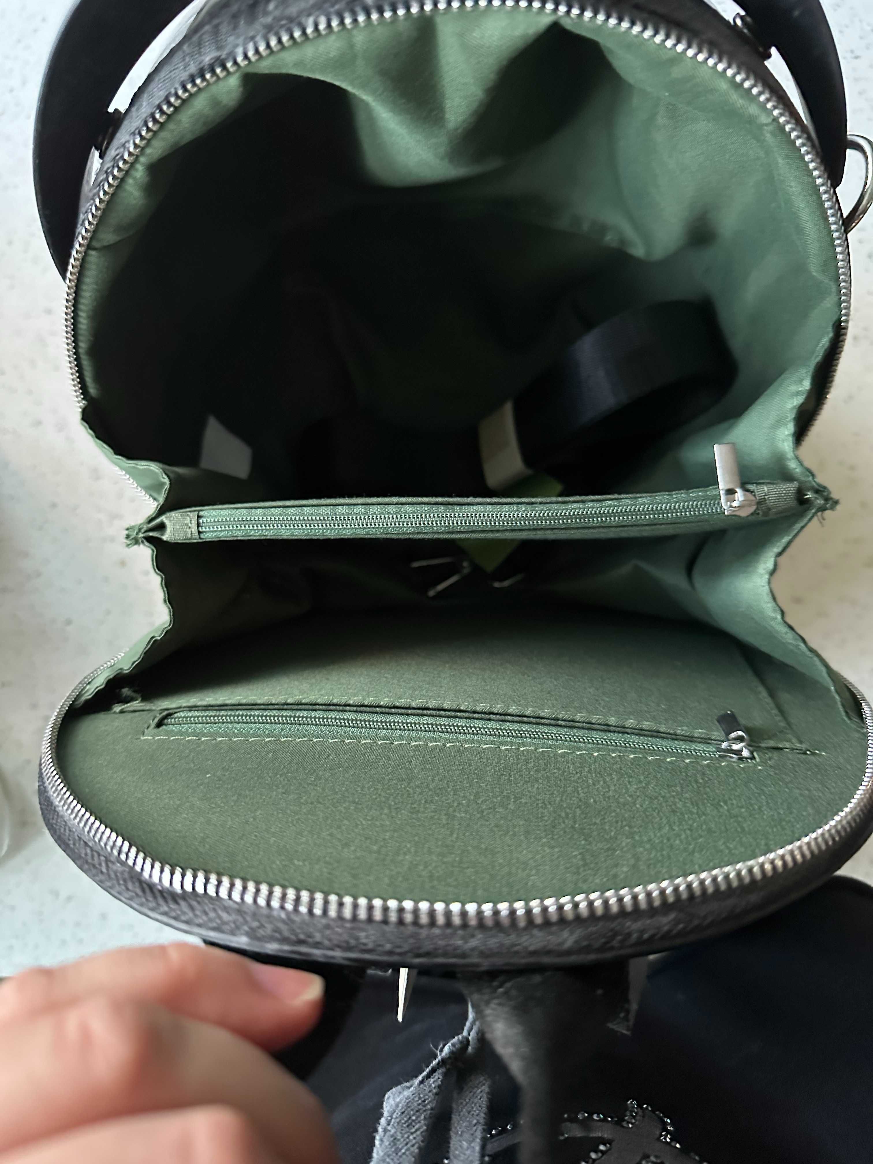 Чанта - раница с формата на каска