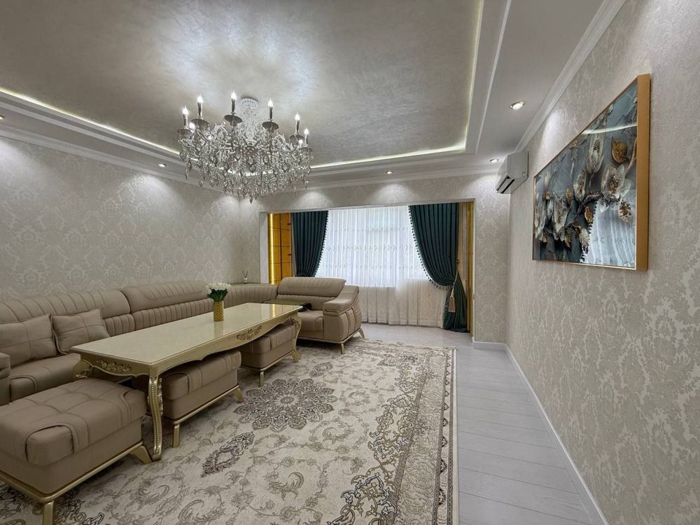 Продаётся 4х кв. Ор-р Ул. Садык Азимова, 90м2. Кафе Efendi.