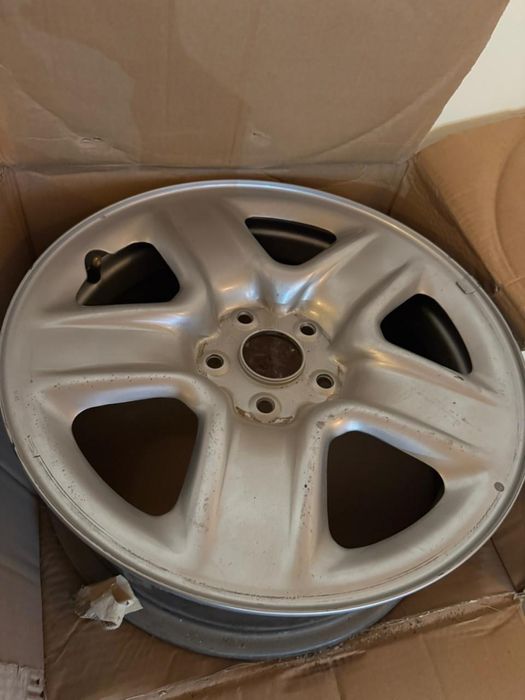 Продается железные диски, в отлияном состоянии