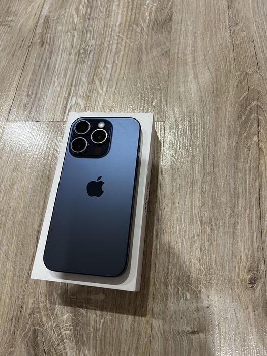 Iphone 15 pro Blue 128 gb + слушалки