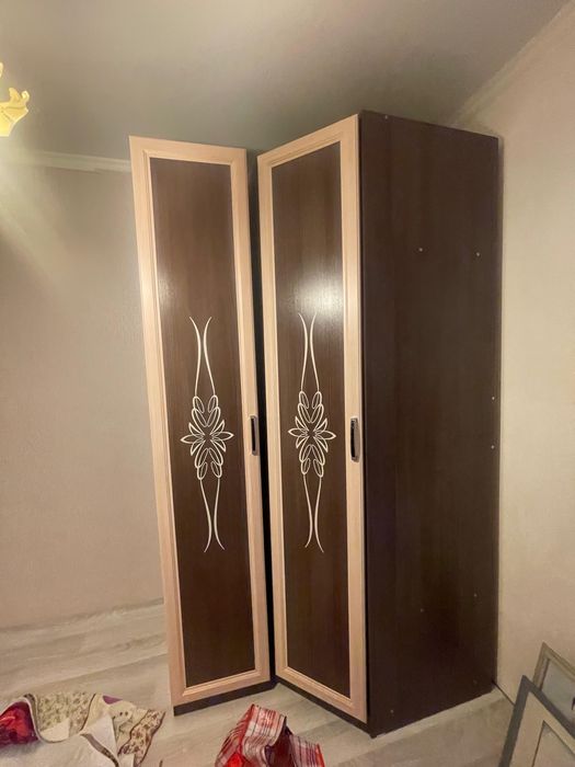 Продам шкаф угловой
