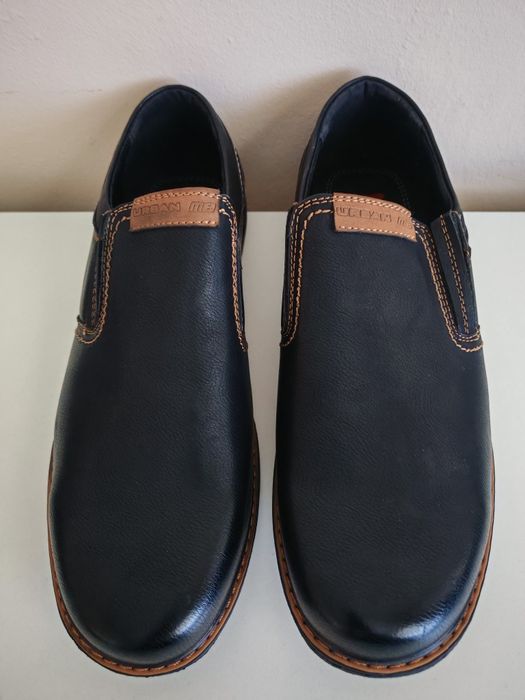 Pantofi mărimea 42 noi  din piele naturala de culoare negra