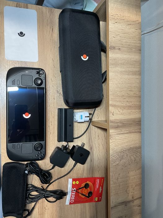 Steam Deck OLED 1TB с док станцией Valve