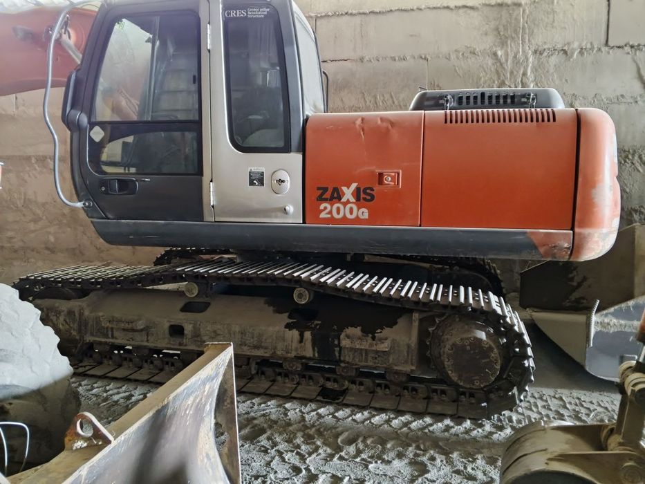 Экскаватор HITACHI ZAXIS 200