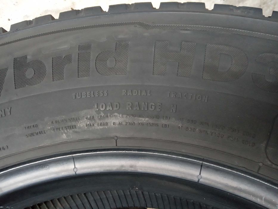 2 товарни гуми 265/70R19.5 Continental Hybrid HD3 140/138M M+S 16PR