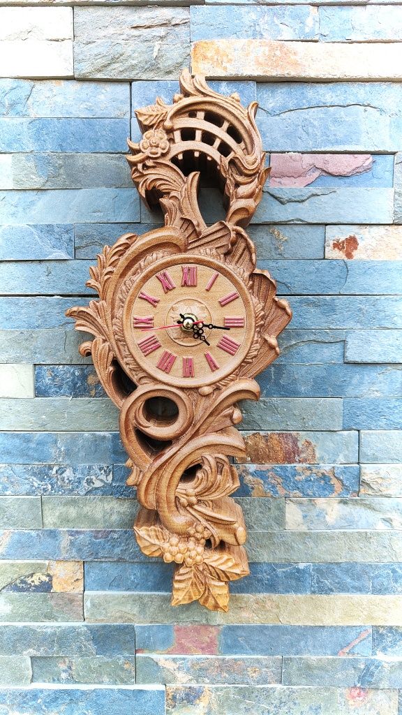 Ceas de perete realizat din lemn masiv | Esentă: Păr