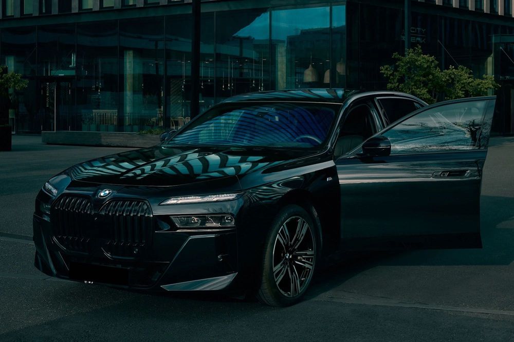 Продается BMW M760i Бензин