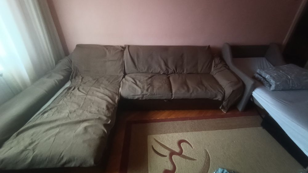 Canapea tip pat în stare foarte buna