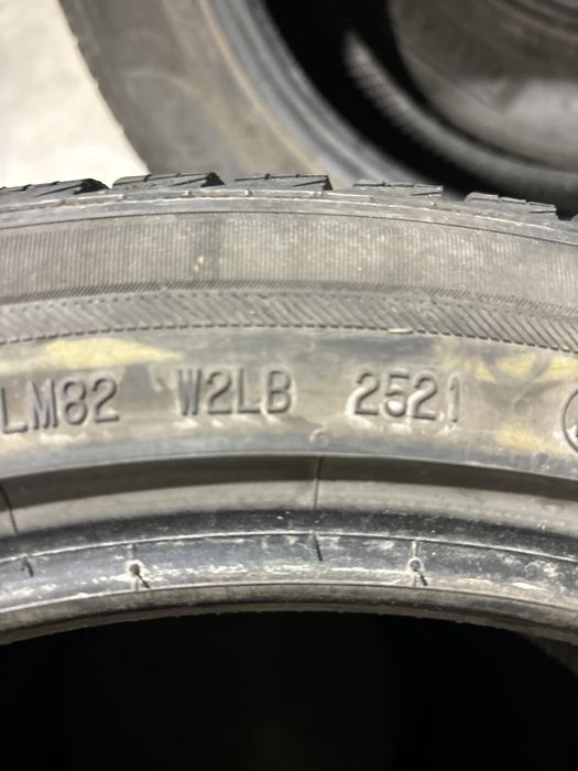 225/45/19 anvelope iarna M+S Barum