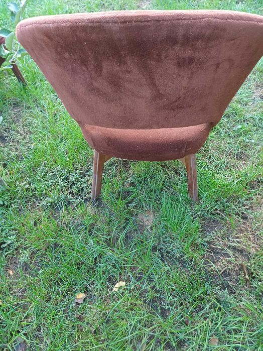 Scaune tip fotolii.