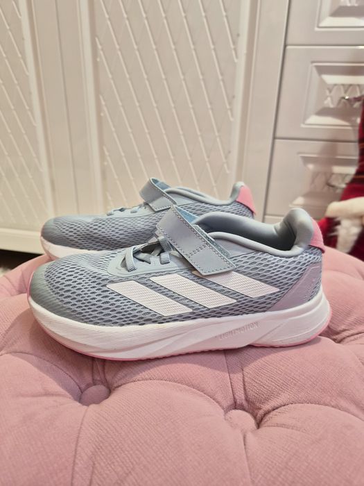 Продавам маратонки за момиче