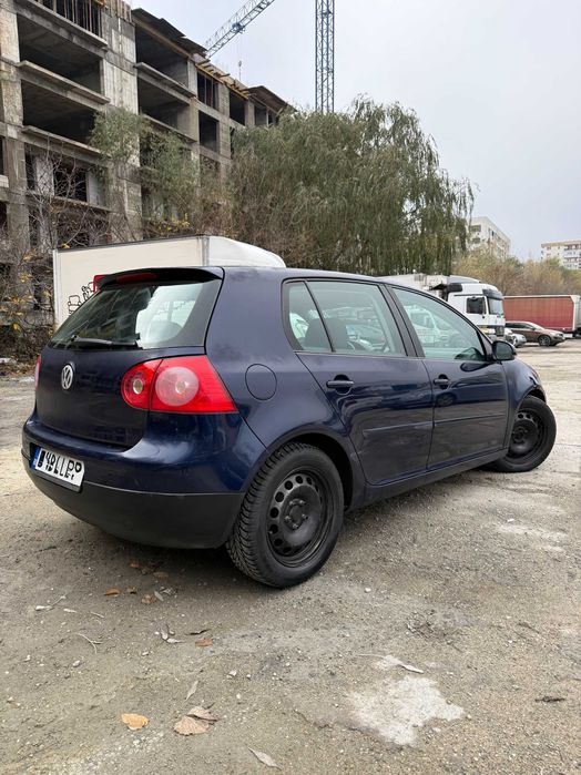 Volkswagen Golf 5 4 usi, 1.6 FSI, 115 cai 6+1 viteze