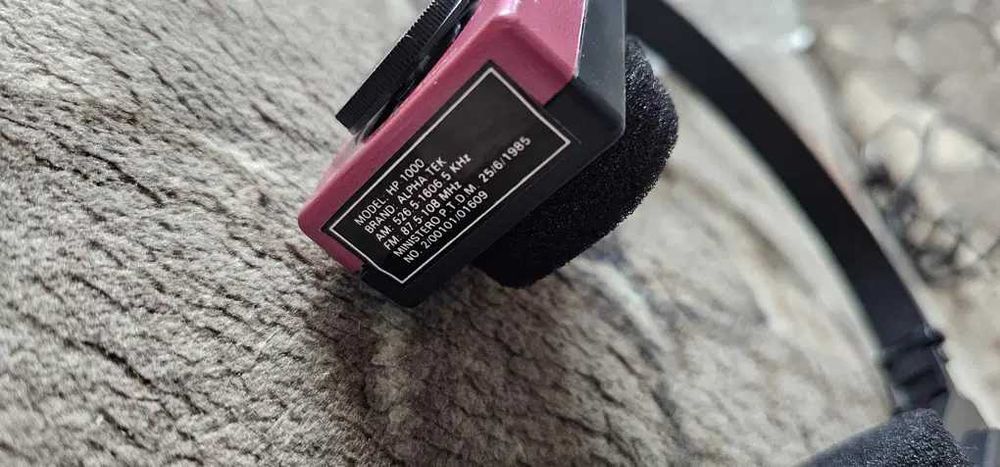 vintage  walkman portabil radio cu casti si antena alpha tek  hp1000