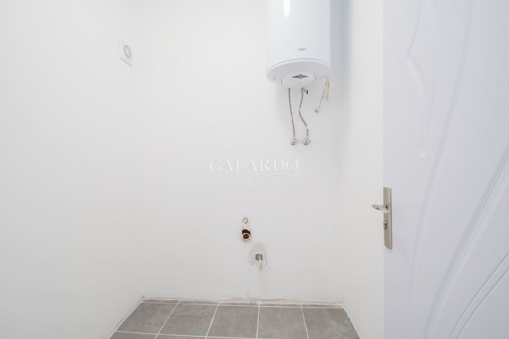 Продава се Тристаен апартамент в София, Люлин - център - 82 кв.м за 2440 €/кв.м - Снимка #8